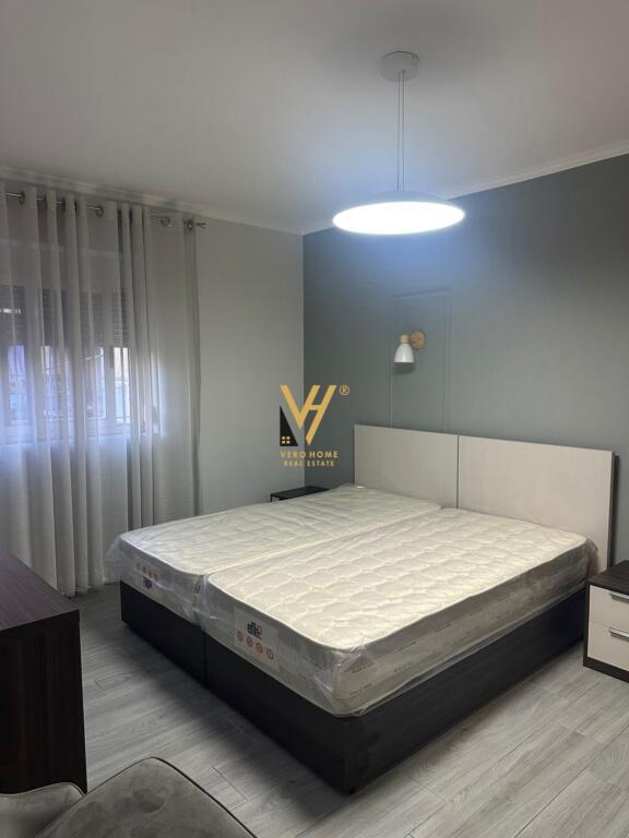 JEPET APARTAMENT 1+1 ME QERA TE SHKOLLA E KUQE 570 EURO