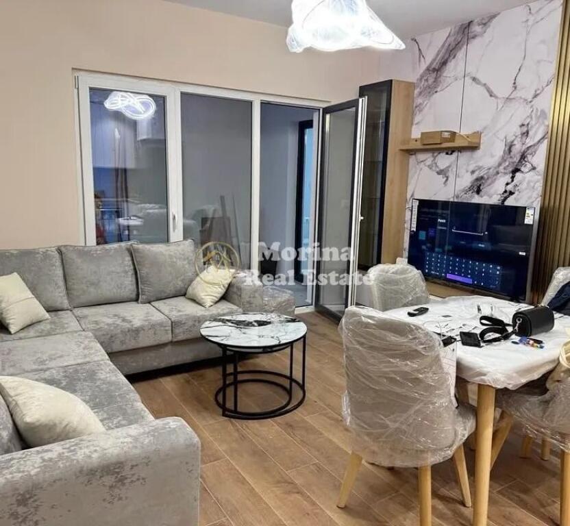 Affitto | Appartamento 1 + 1 | Zogu i Zi | 700 €/mese