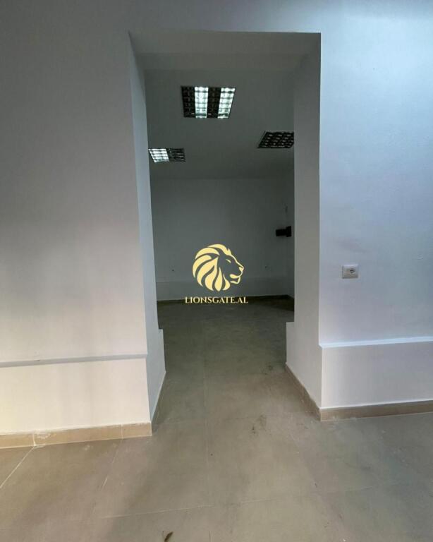 🏢 AMBIENTE BIZNESI ME QIRA – ZONA SIRI KODRA