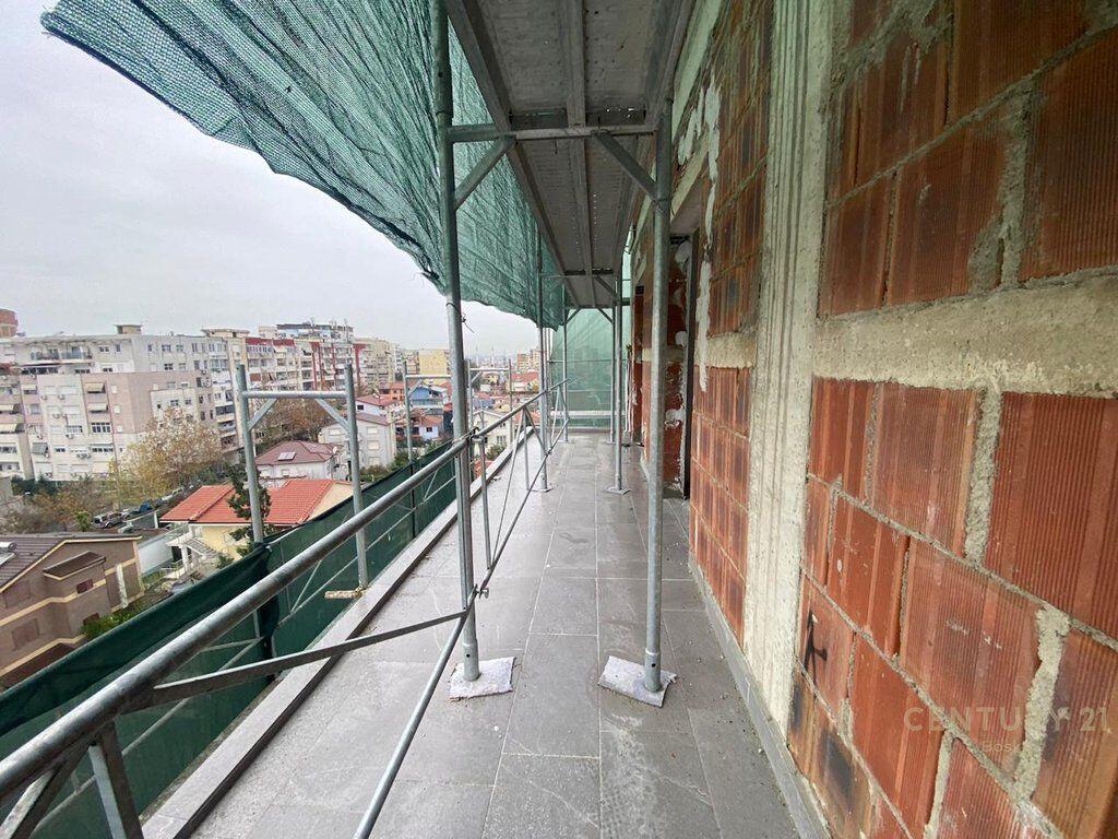 APPARTAMENTO 3+1+2 + VERANDA + PARCHEGGIO VICINO ALL'IPOTECA IN VENDITA!