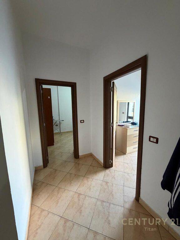 2+1 apartment for rent in Don Bosko, near Vaçe Zela school