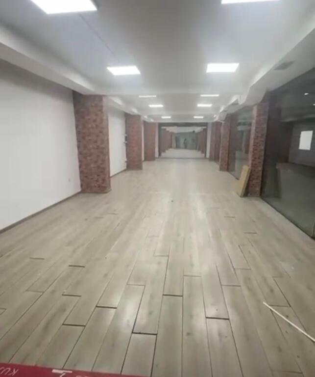 Open space environment near 21 Dhjetori!