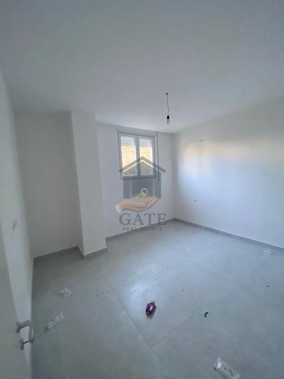 For sale, 2+1 Apartment Shkembi i Kavajes, Durres