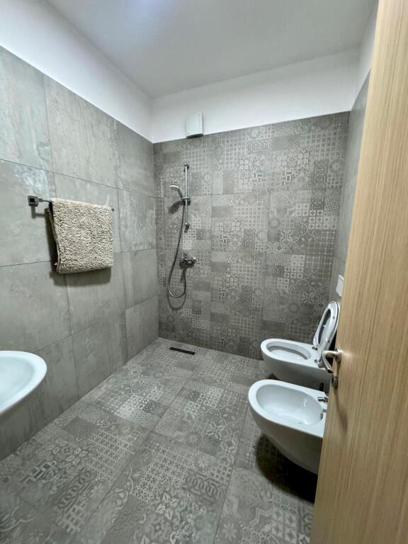 📣 QERA SUPER Apartament 2+1+2+🅿️ 📍 Don Bosko 🛣️ Rruga "Muzakët", Tiranë ✨