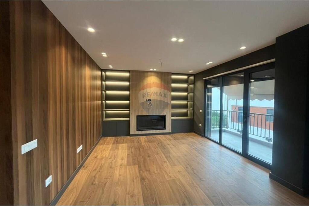 Shitet apartament 2+1+2 tek Liqeni i Thate