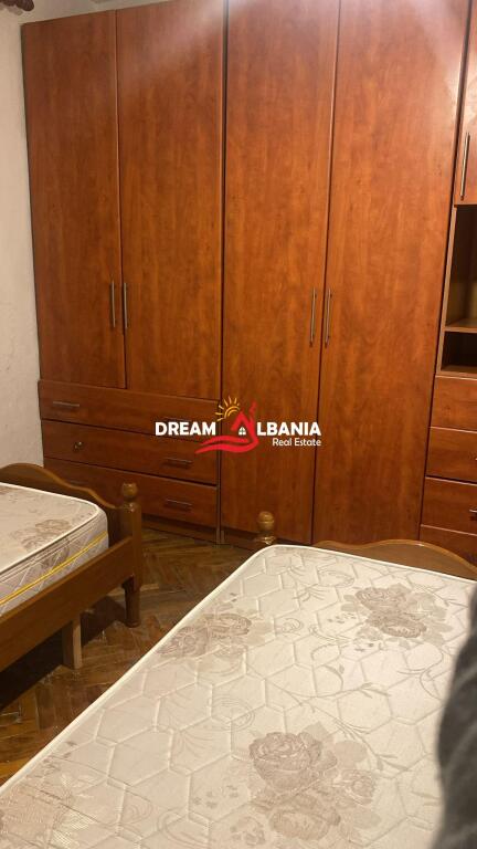 Jepet me qera apartament 1+1 tek rruga e Dibres prane shkolles Bajram Curri (ID 4219477)
