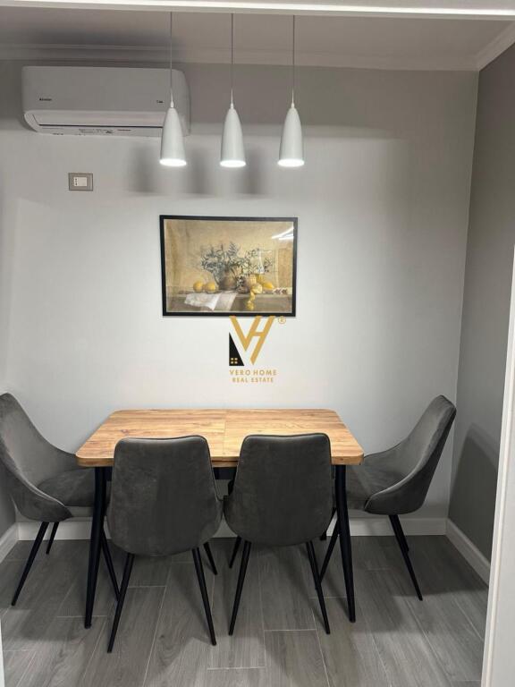 JEPET APARTAMENT 1+1 ME QERA TE SHKOLLA E KUQE 570 EURO