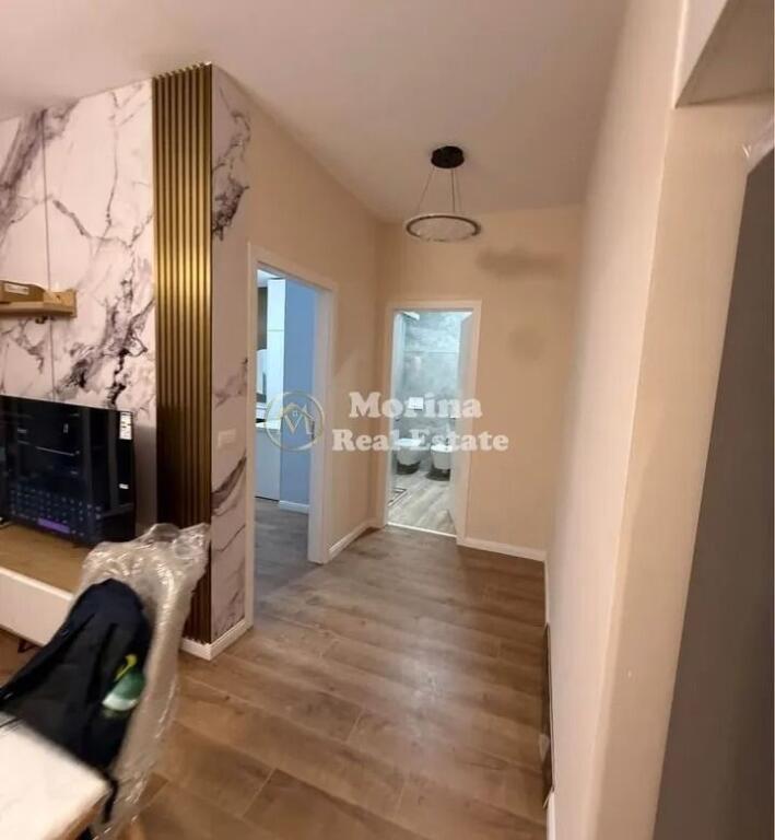 Affitto | Appartamento 1 + 1 | Zogu i Zi | 700 €/mese