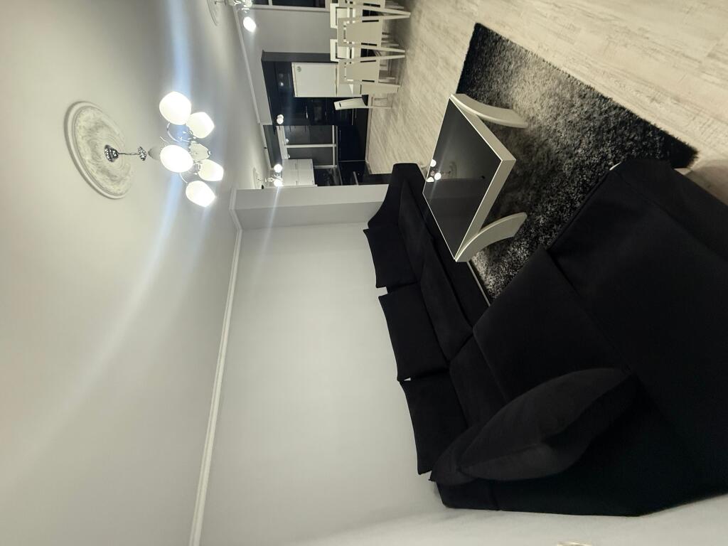 Appartamento di lusso nel centro 2+1+3 (3100 euro)