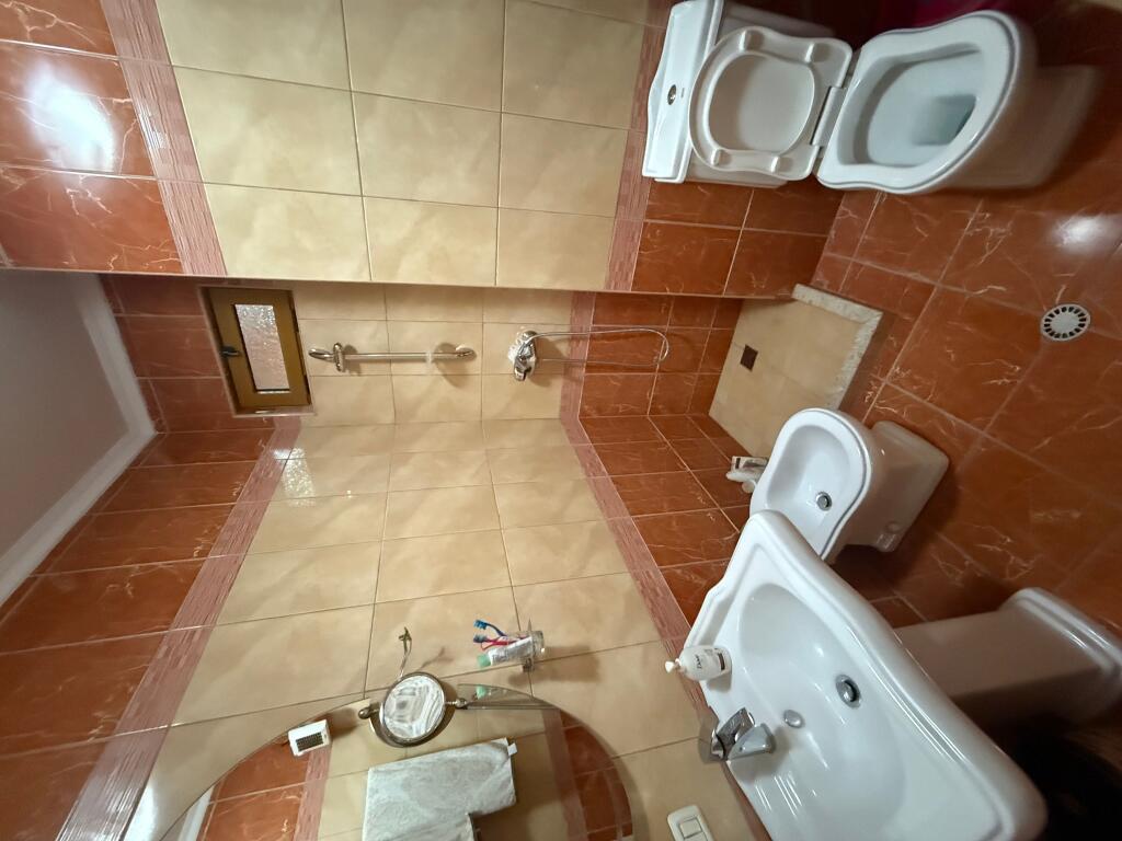 Appartamento di lusso nel centro 2+1+3 (3100 euro)