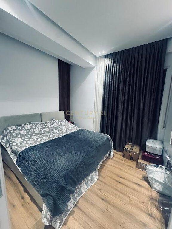 Shitet Apartament 3+1 + Post Parkimi – tek Rezidenca Kodra e Diellit 2. Okazion!!