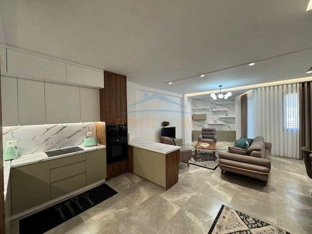 Qera , Apartament 2+1+2 , Pazari i Ri, Tirane