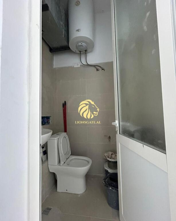 🏢 AMBIENTE BIZNESI ME QIRA – ZONA SIRI KODRA