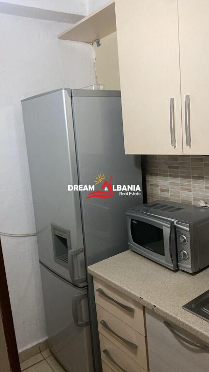 Jepet me qera apartament 1+1 tek rruga e Dibres prane shkolles Bajram Curri (ID 4219477)