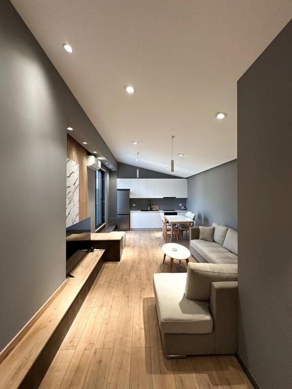 Appartamento 2+1 con veranda in vendita a Farkë