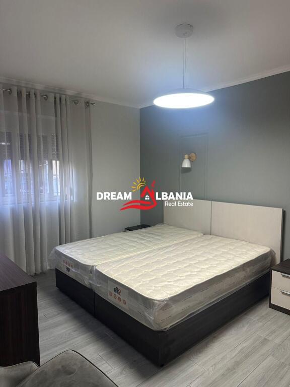 Jepet me qera apartament 1+1 ne rrugen Qemal Stafa prane Shkolles se Kuqe (ID 4219472)
