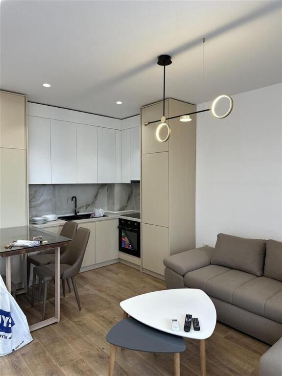 APARTAMENT ME QERA 1+1 FUSHA E AVIACIONIT 55.000 LEKE