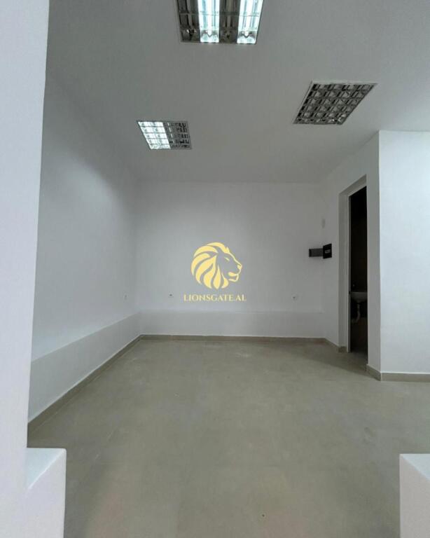 🏢 AMBIENTE BIZNESI ME QIRA – ZONA SIRI KODRA