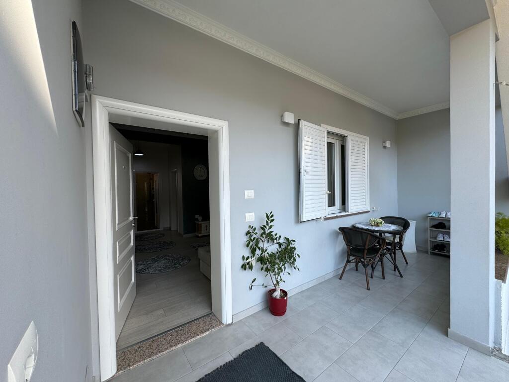 VILAT GJERMANE, JAPIM ME QIRA APARTAMENT 2+1