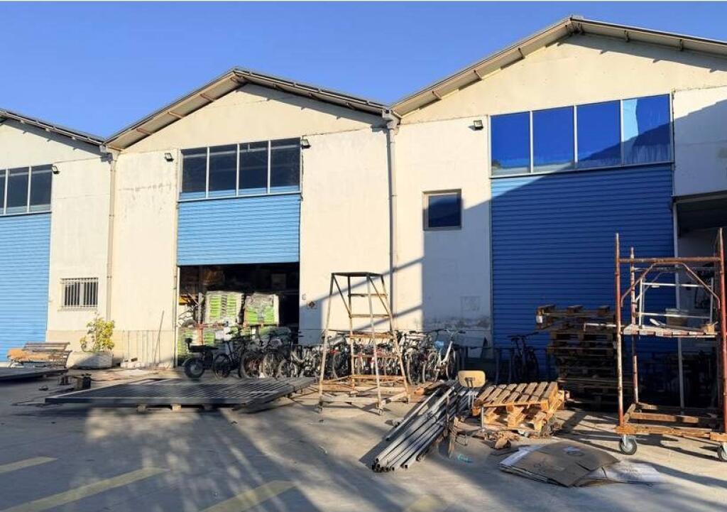 CAPANNONE INDUSTRIALE IN AFFITTO 600M2 IN VIA JORDAN MISJA