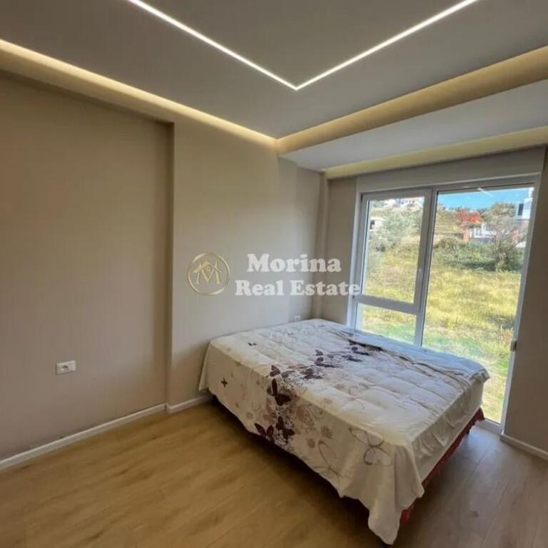 Qera | Vilë 4 + 1 | Farkë | 1200 €/muaj