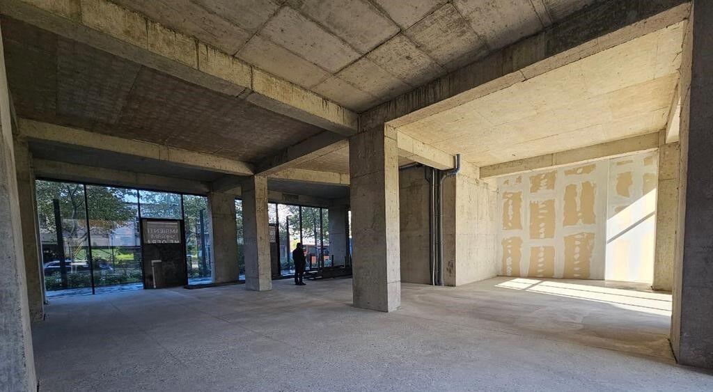 Edificio di 10 piani in affitto in Rruga e Kavajës – 4 500 m² di costruzione