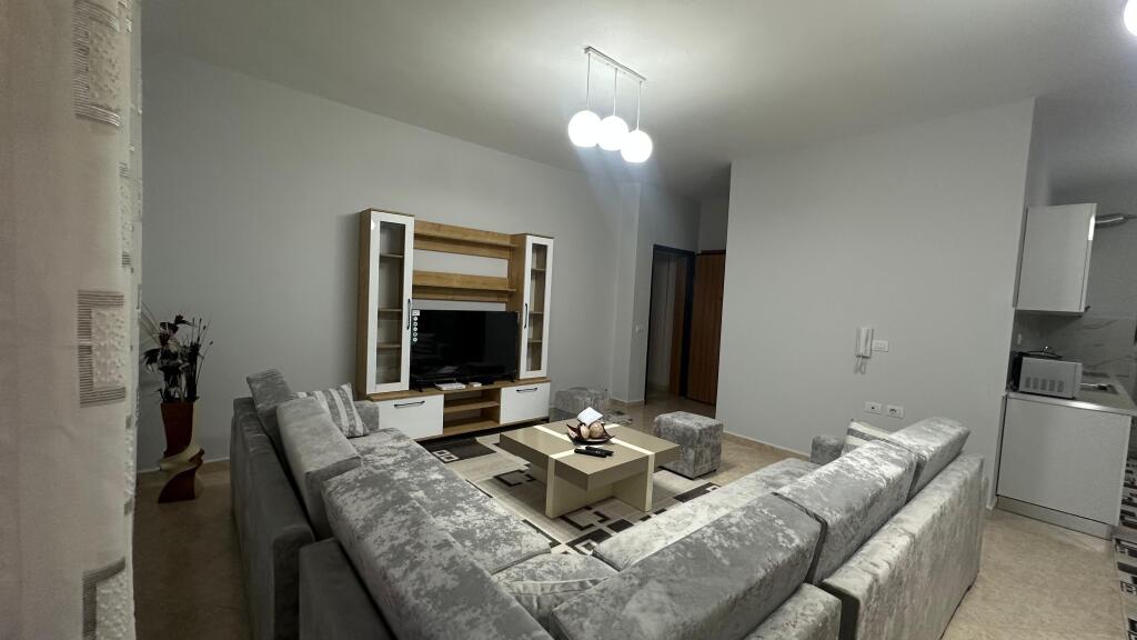 In affitto 3+1+2+parcheggio KODRA E PRIFTIT 550 mila lek