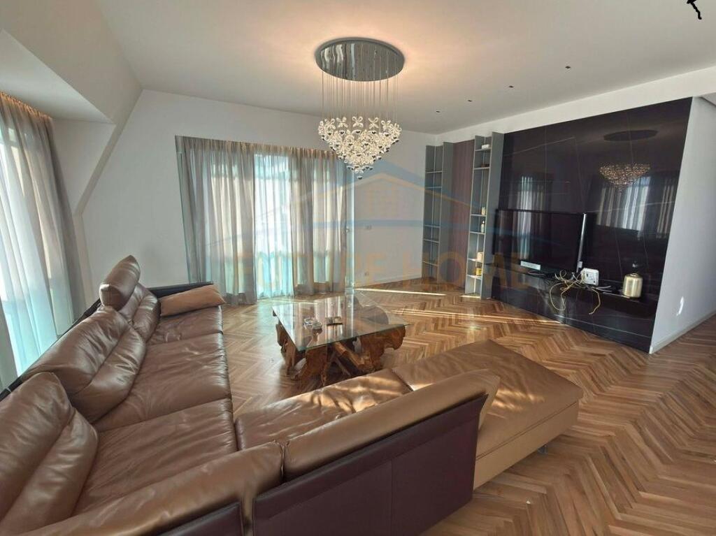 SHITET 2+1 I KONVERTUAR NE 1+1+POST TEK AMBASADOR 3 , AIR ALBANIA