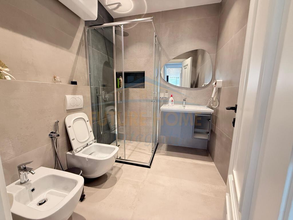 Shitet, Apartament 2+1+2+Depo, Rruga e Elbasanit, Tiranë.