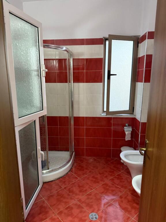 APARTAMENT ME QERA 1+1 YZBERISHT 40.000 LEKE