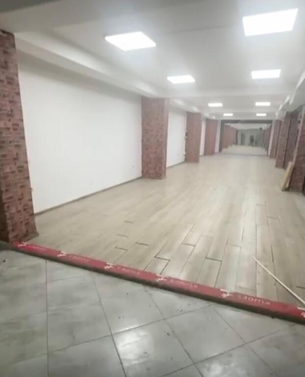 Open space environment near 21 Dhjetori!