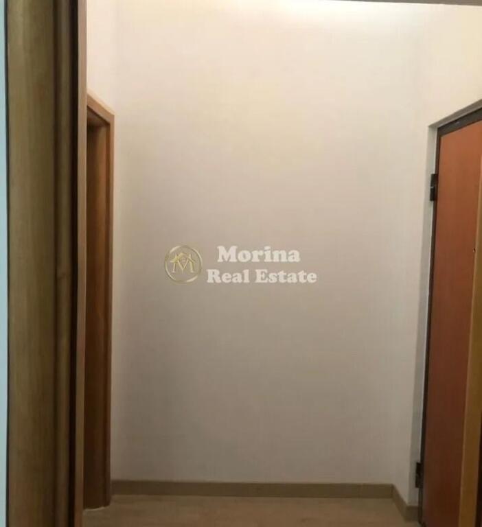 Rent | Business Premises | Zogu i Zi- Karl Topia Square | 380 €/month