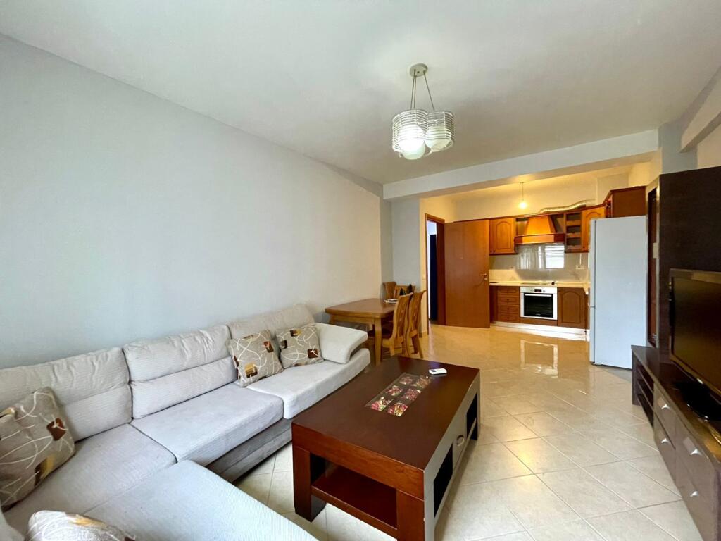apartament me qira ne komune
