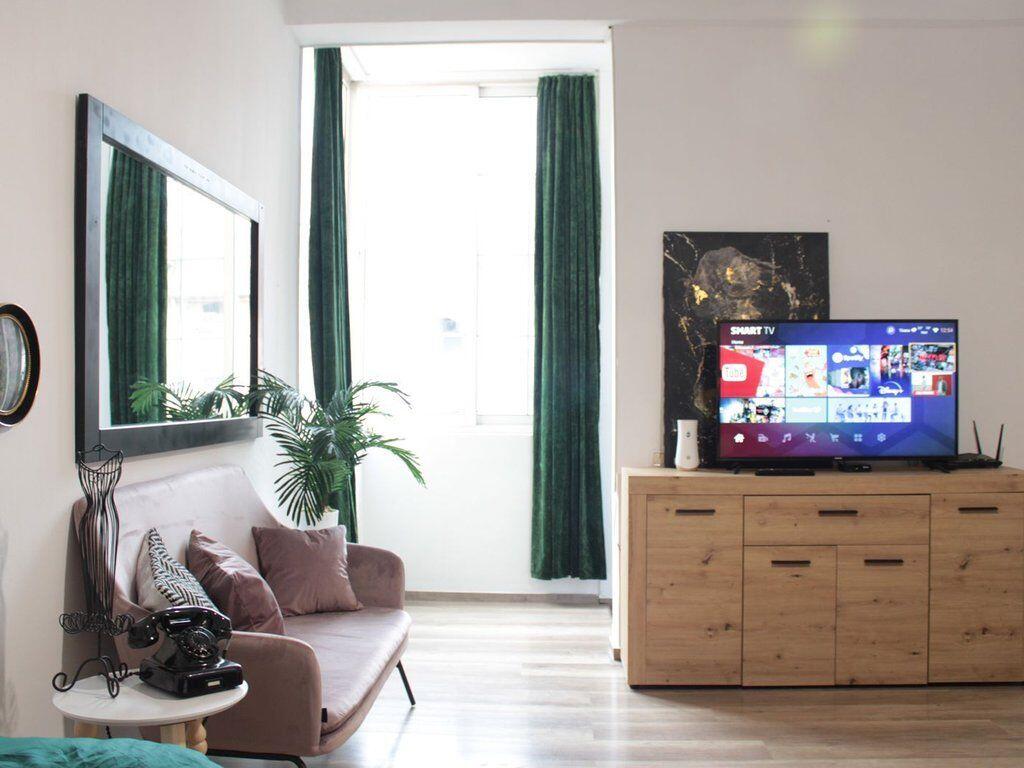 RRUGA E BARRIKADAVE, APARTAMENT 1+1