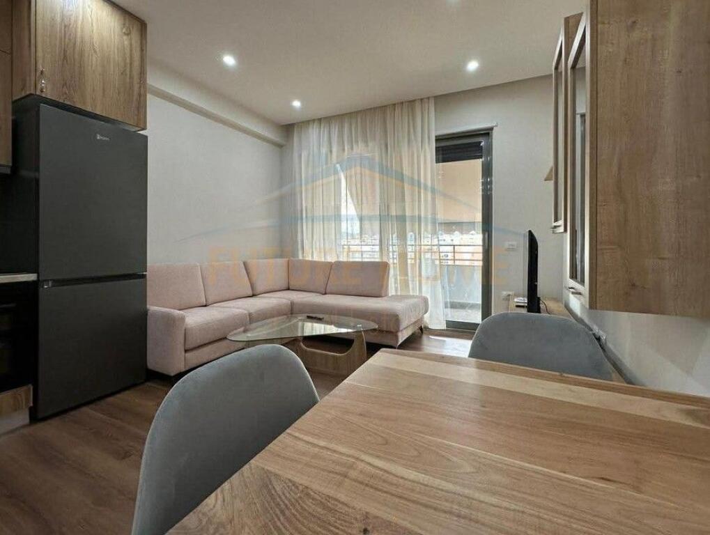 Qera, Apartament 1+1 + Post Parkimi , Pazari i Ri