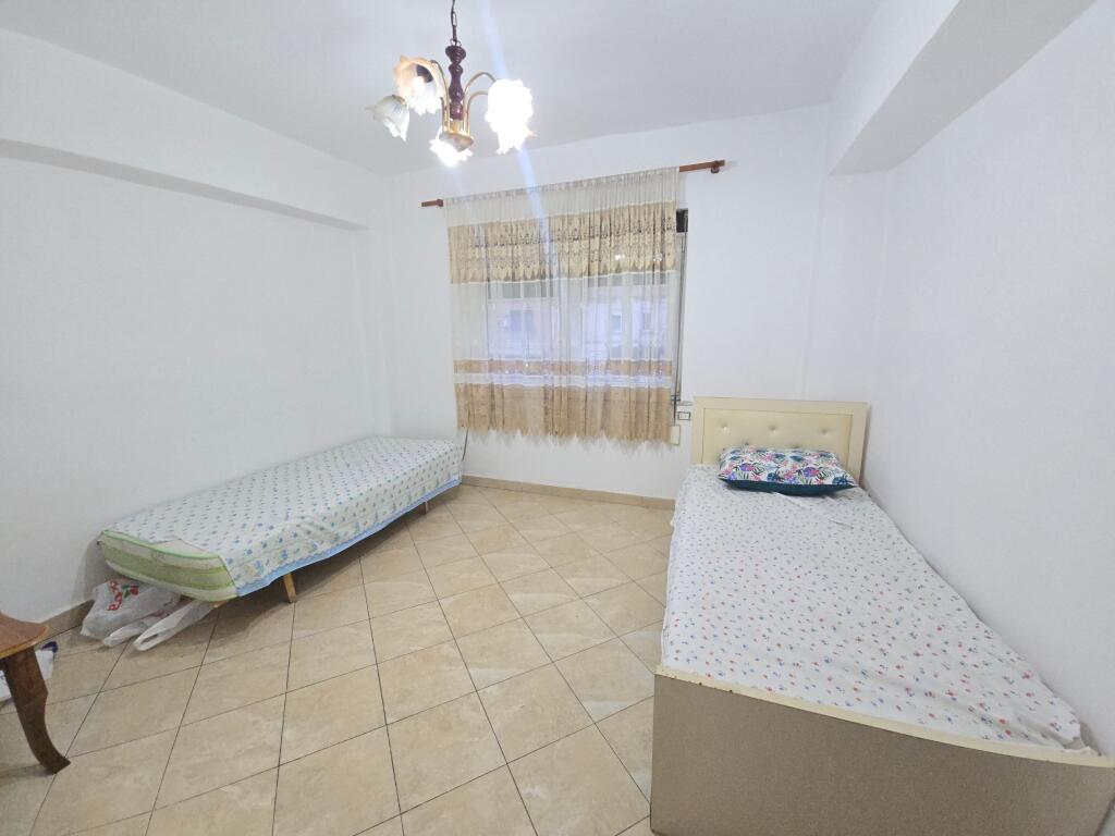 JEPET ME QERA APARTAMENT 2+1 PRANE STADIUMIT DURRES