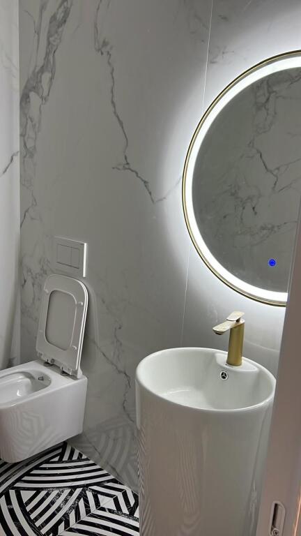 For rent 2+1+2 apartment with 2 balconies – Beach, Durrës