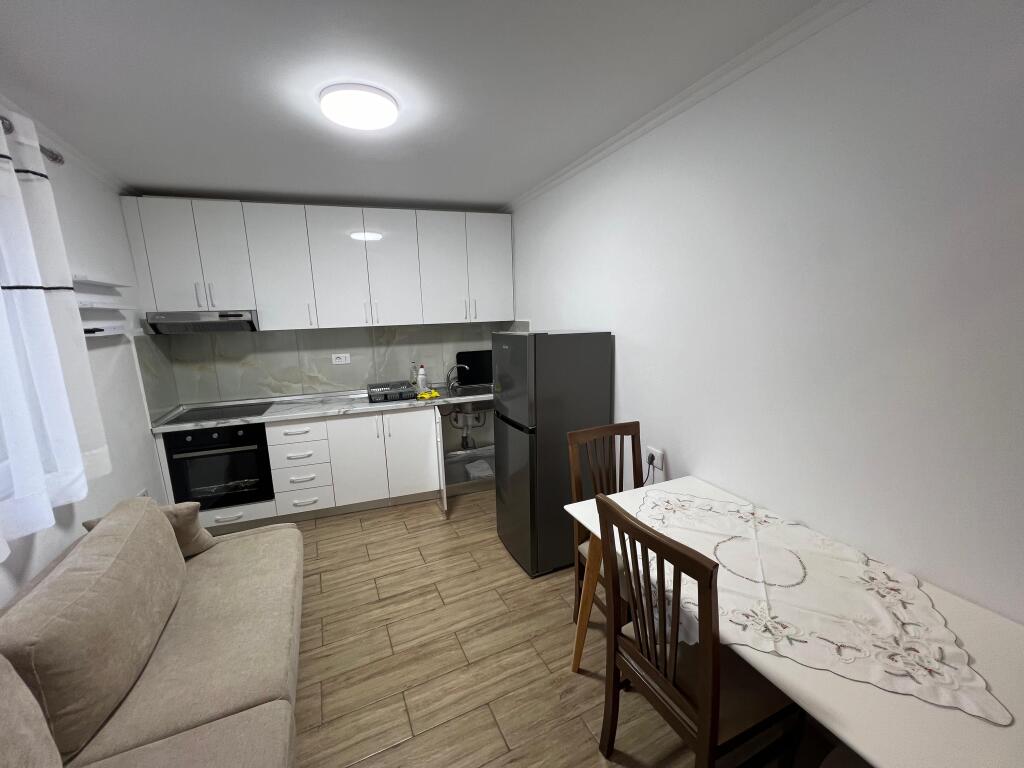 🏠 Apartament 1+1 me qira tek Bulevardi Zogu i Parë! 📍 Qendër