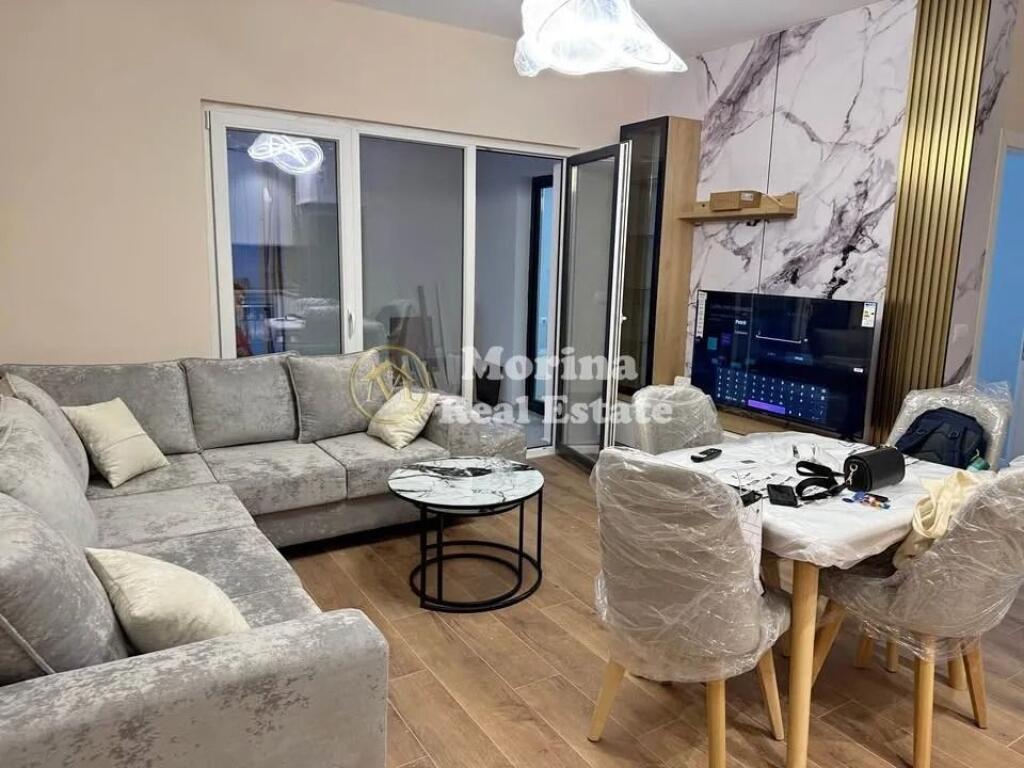 Affitto | Appartamento 1 + 1 | Zogu i Zi | 700 €/mese