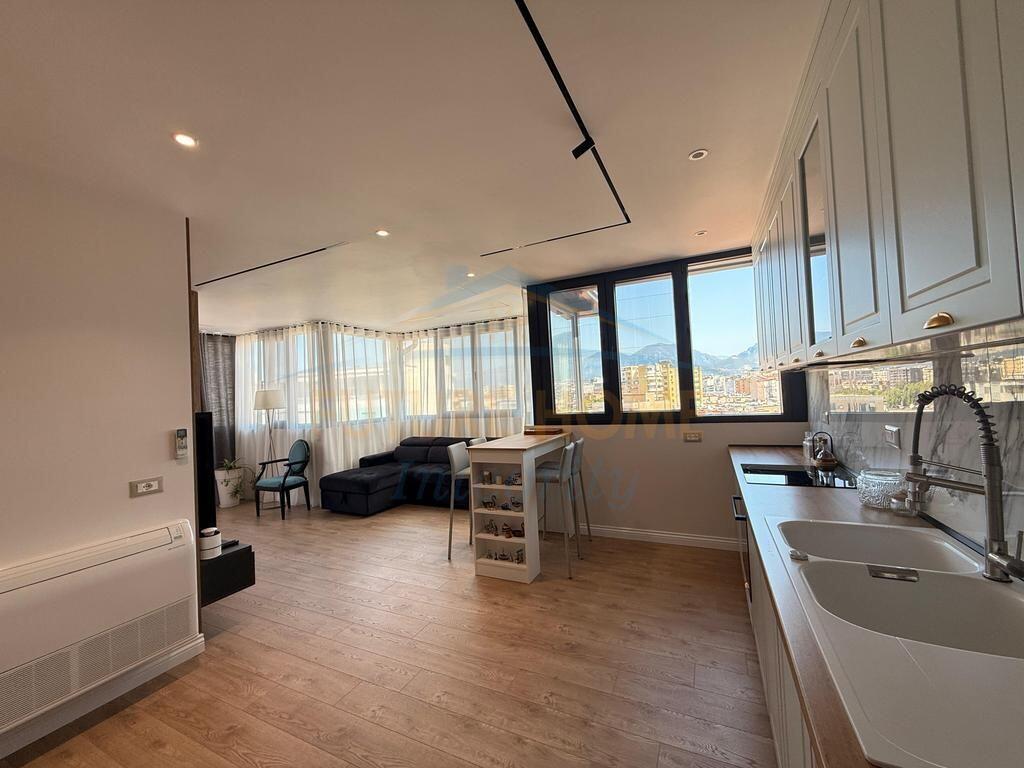 Shitet, Apartament 2+1+2+Depo, Rruga e Elbasanit, Tiranë.