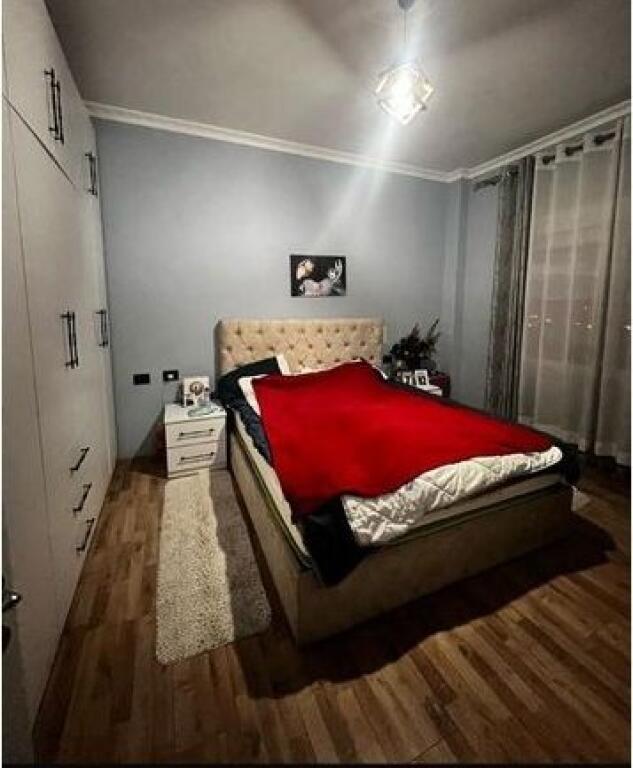 Apartament me qira ne fresk,Afer hotel gaxherrit