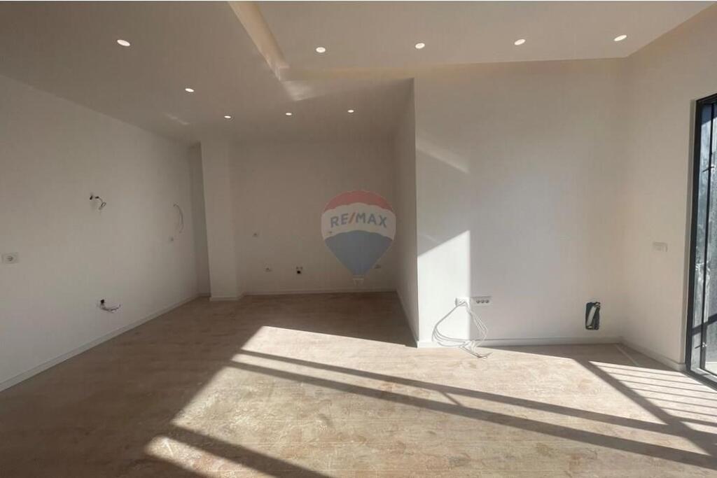 Apartment 2+1+2 for sale on Barrikadave Street!