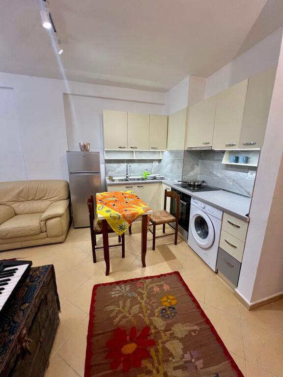 Jepet me Qera Apartament 1+1 ne Yzberisht