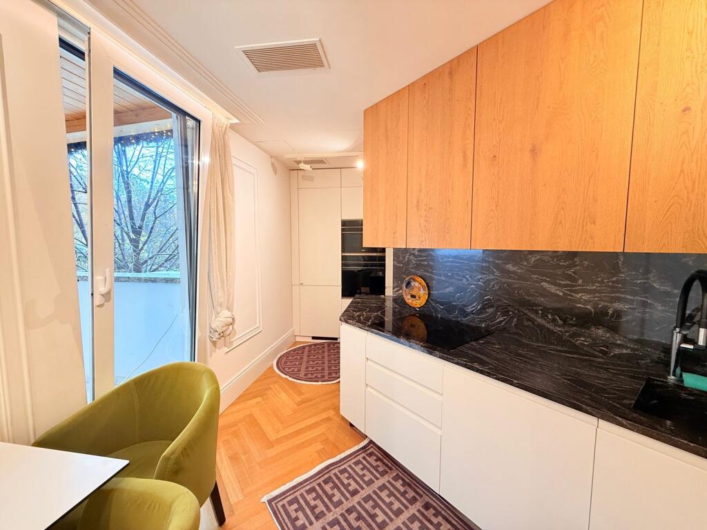 APARTAMENT 2+1 ME VERANDE PER SHITJE TEK KOPSHTI BOTANIK