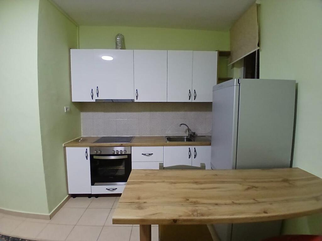 Jepet Me Qera Apartament 1+1+1 Ballkon