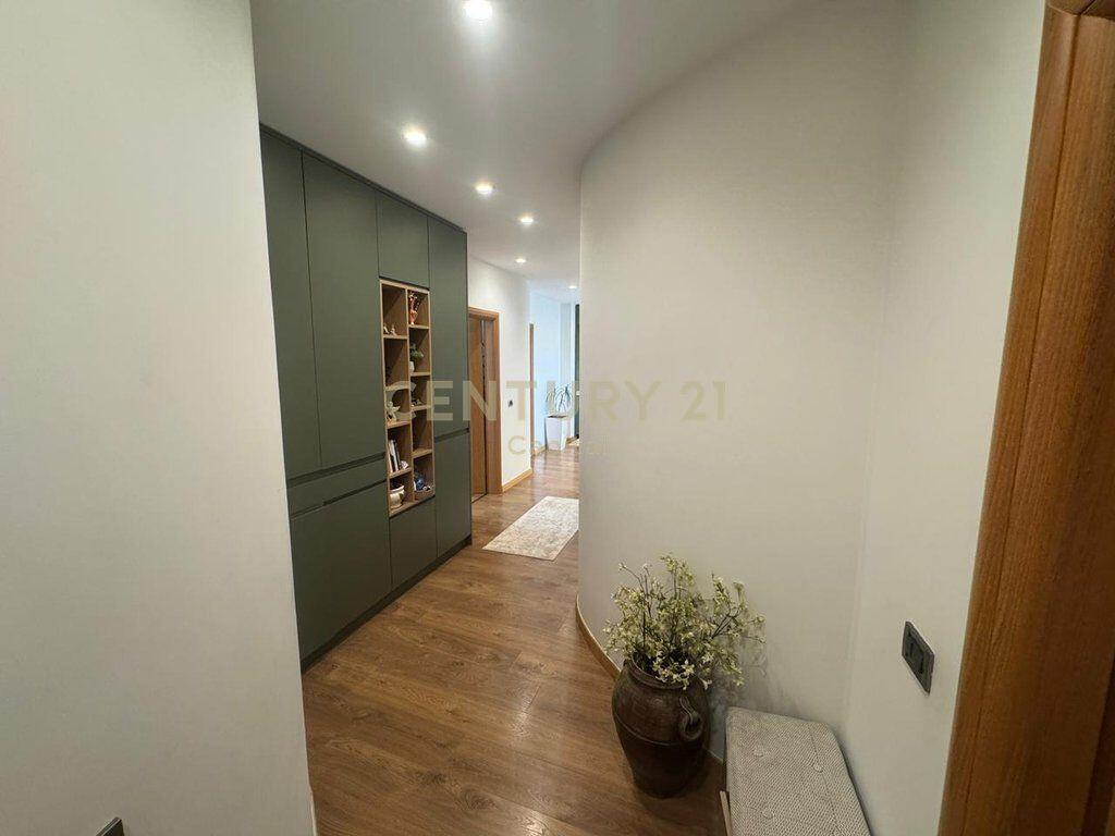 State Super Apartment 3+1+2 + Storage + Veranda – 5 May Area!