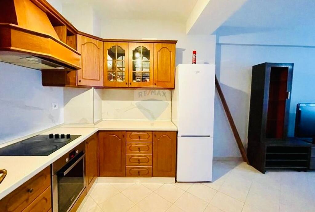 📍Apartament 2+1 Komuna e Parisit ( Rruga Robert Shvarc)