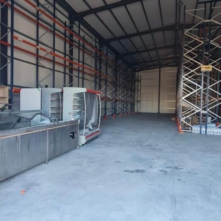 Warehouses for rent Vorë