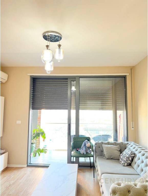 Jepet me qira apartament 2+1+2 te Fiori di Bosco