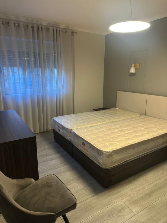 Apartament 1+1 tek Pazari i Ri